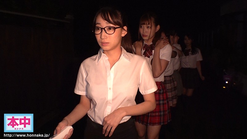 波多野結衣の絶叫中出し！美少女12人制服パンチラ×尻フェチ炸裂の林間学校デジモ - 画像2